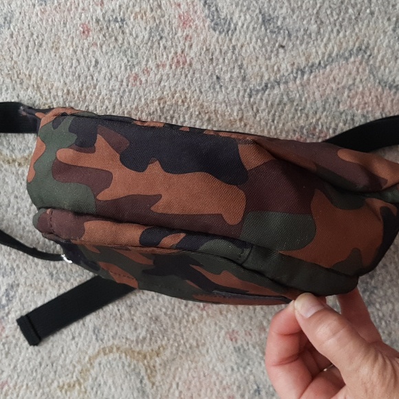 Jansport fifth Avenue camouflage fanny pack - Picture 4 of 11